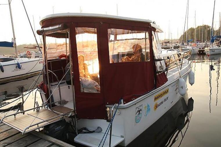 Czarter houseboatu Weekend 820