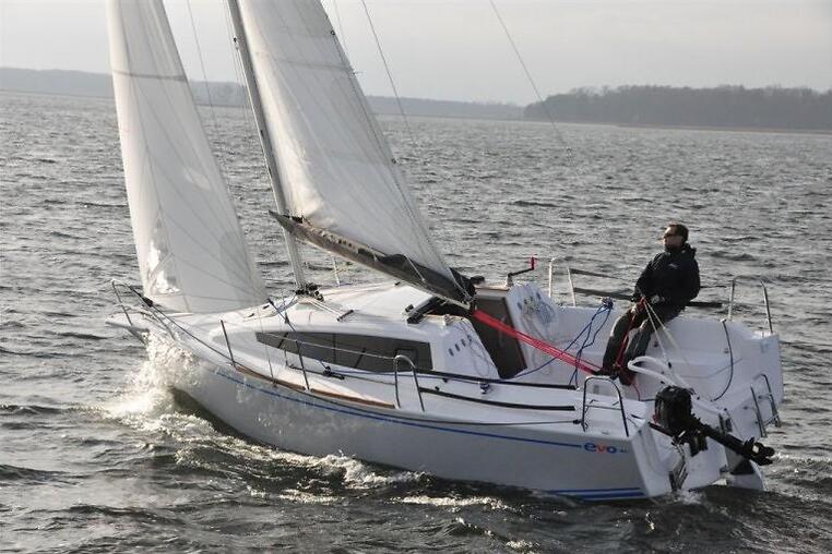 Czarter Maxus 24 Evo