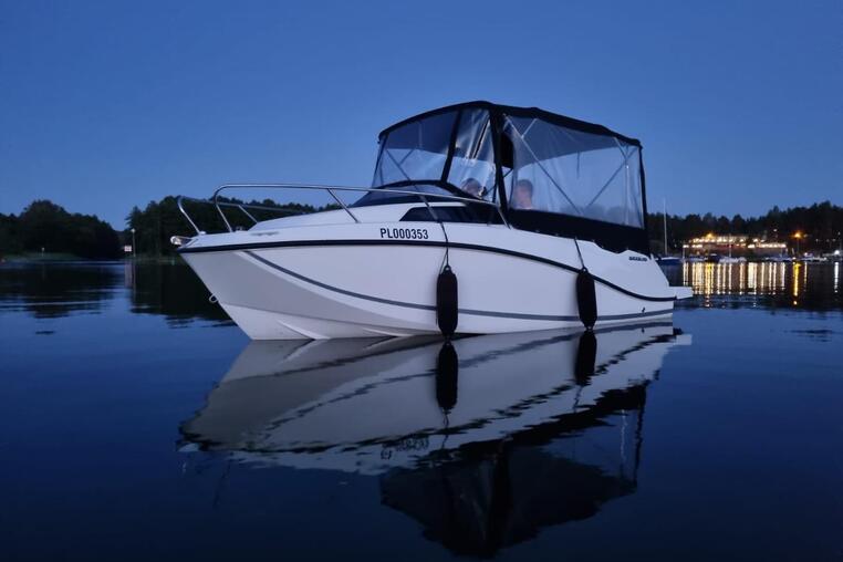 Czarter Dreamboat - Quicksilver 555 Cabin