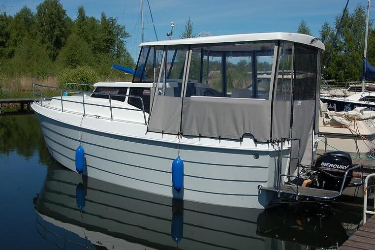 Czarter houseboatu Laguna 700 Cruiser