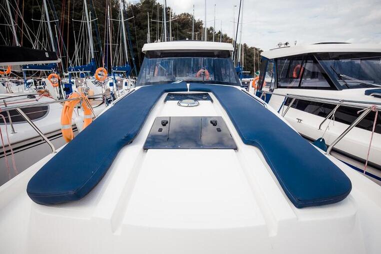Czarter houseboatu Nexus 870 Revo