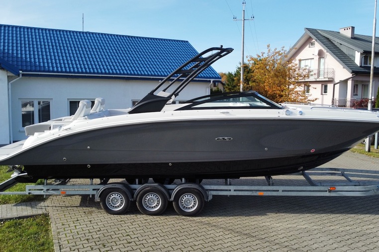 Czarter jachtu motorowego Sea Ray SDX 290