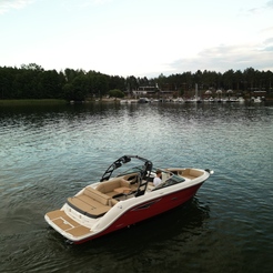 Sea Ray SLX 250