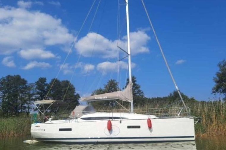 Czarter Antila 33