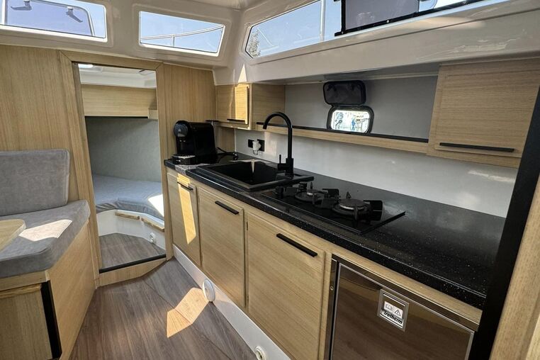 Czarter houseboatu Calipso 750