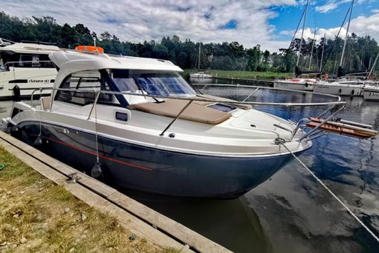 Czarter jachtu motorowego Beneteau Antares 8