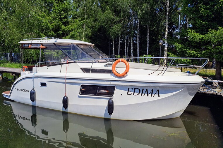 Mazury czarter - Futura 900