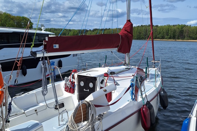 Mazury czarter - Laguna 25 (730)